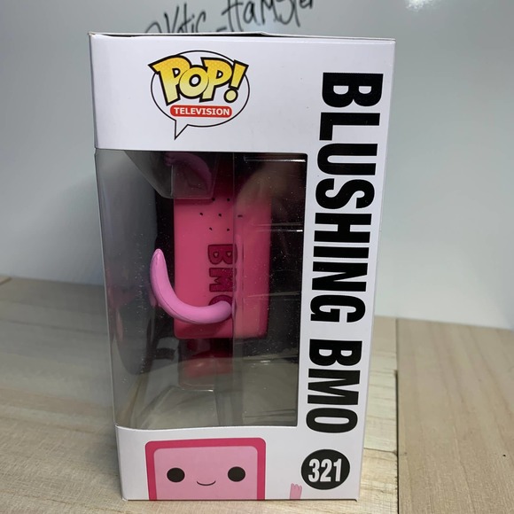 Funko Pop! Television Blushing Pink BMO from Adventure Time vaulted - Picture 2 of 6